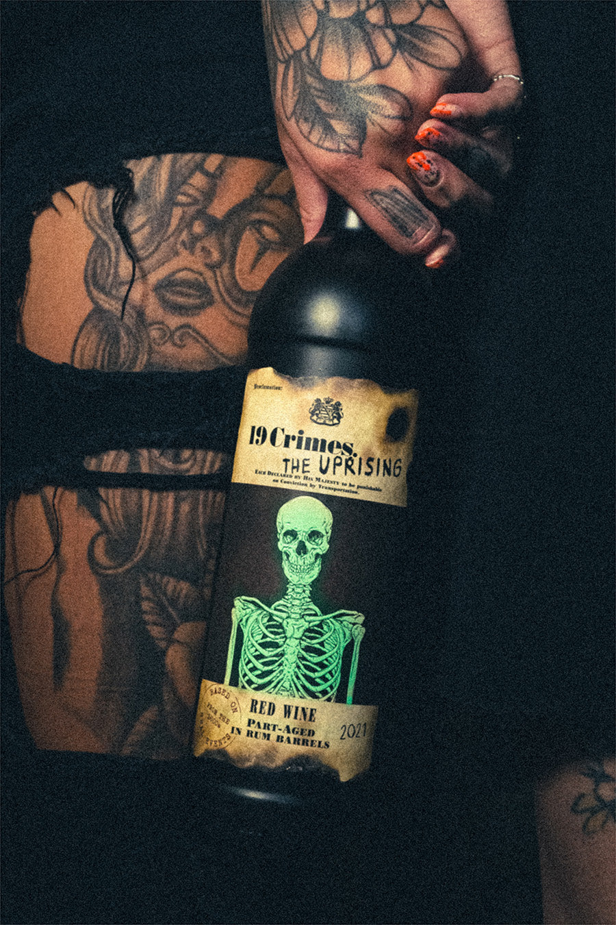 19 Crimes Glow in the dark bottle